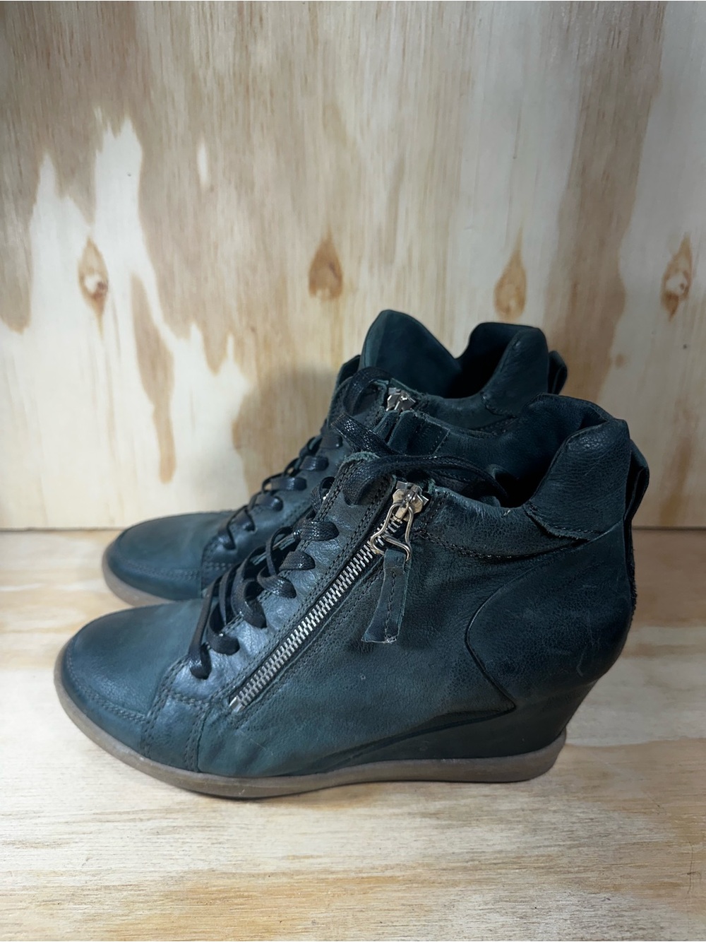 Miz Mooz Wedge Sneakers Women’s Size 9